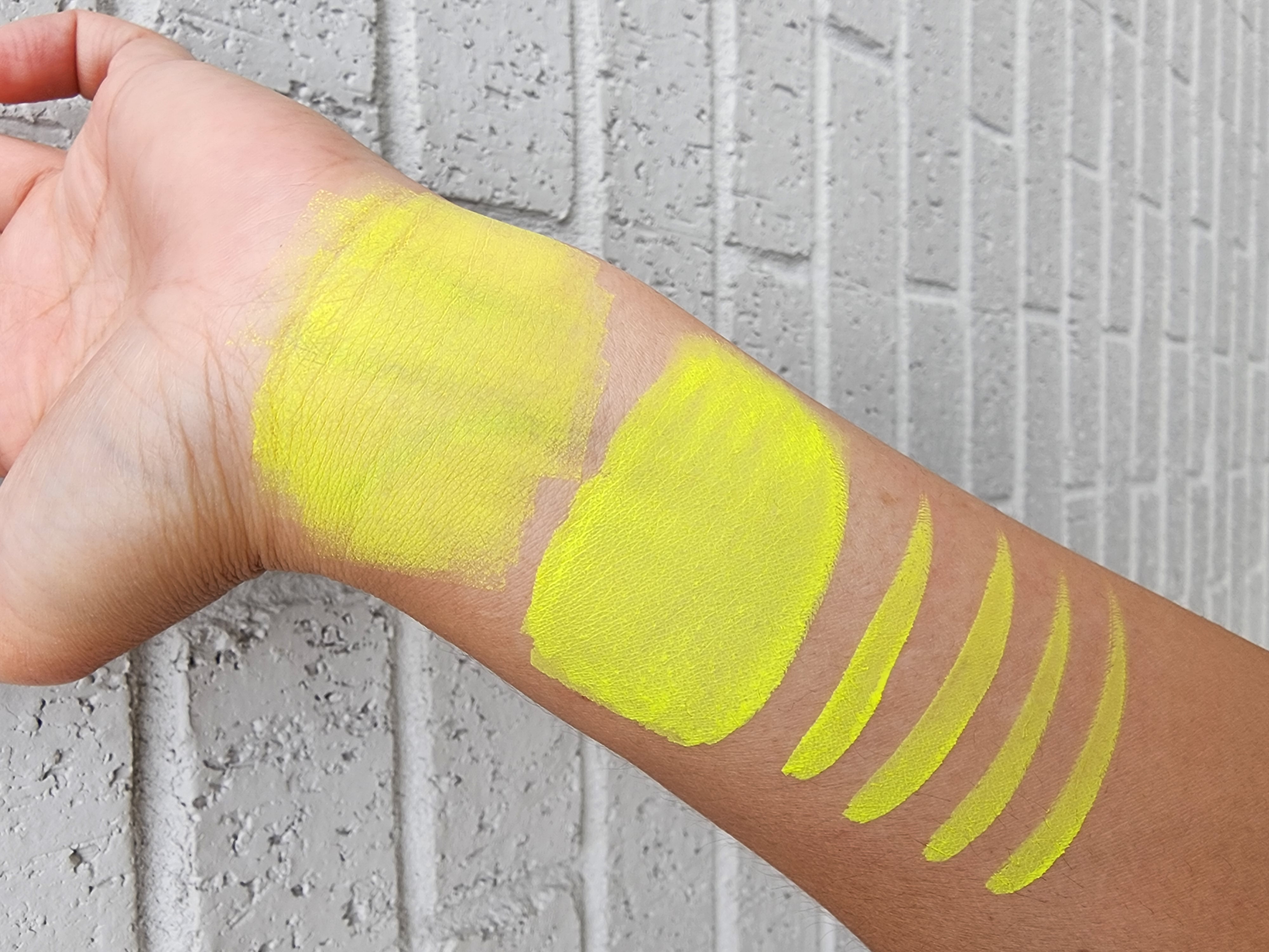 GTX Neon Yellow Moon - UV