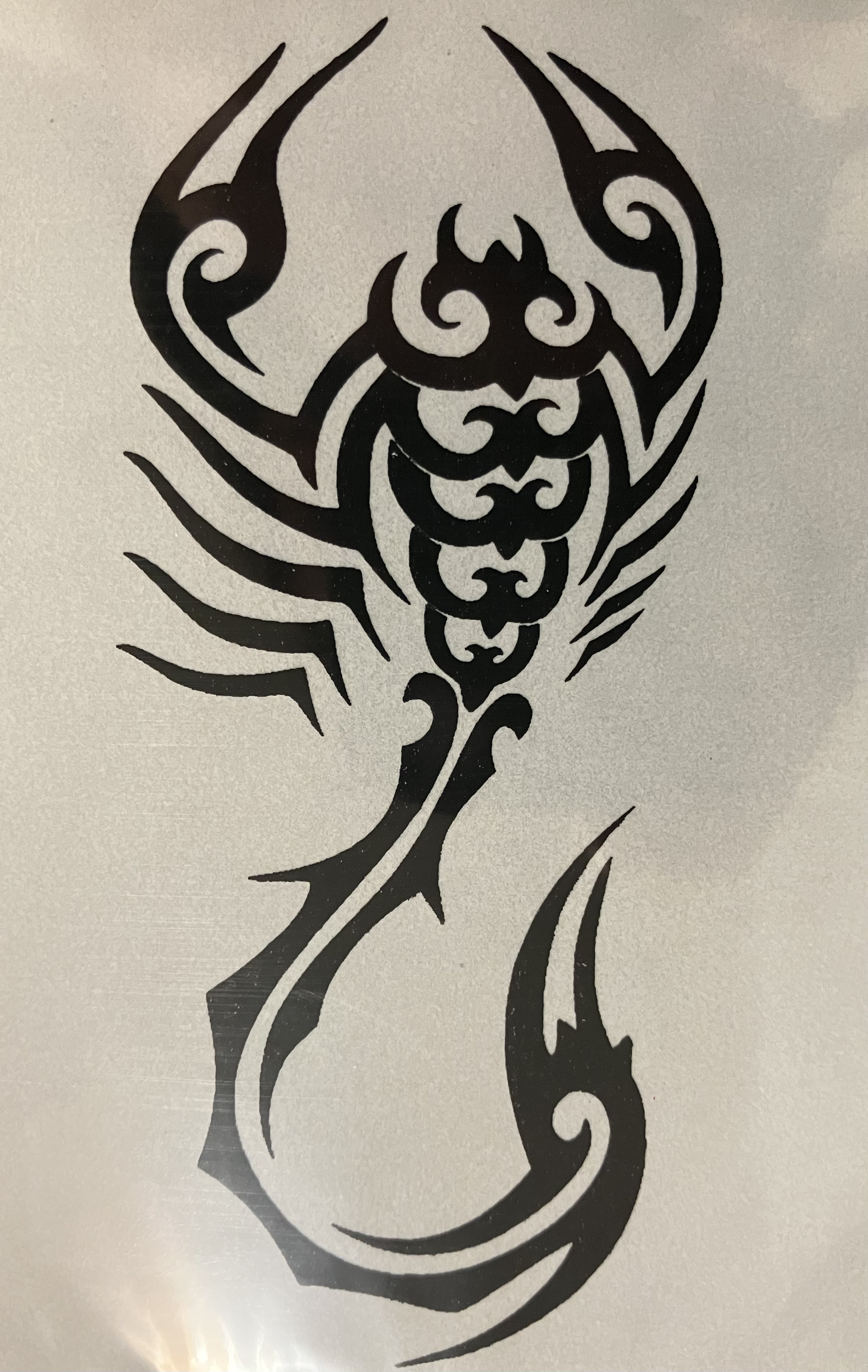 Štír - tribal - Samolepící tetování vel. M
